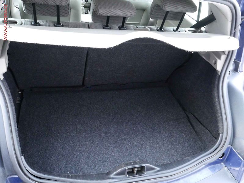 Renault Mégane (2003) 1.9 dCi, 1.maj, AC, TZ, park - fotka 7 z 15