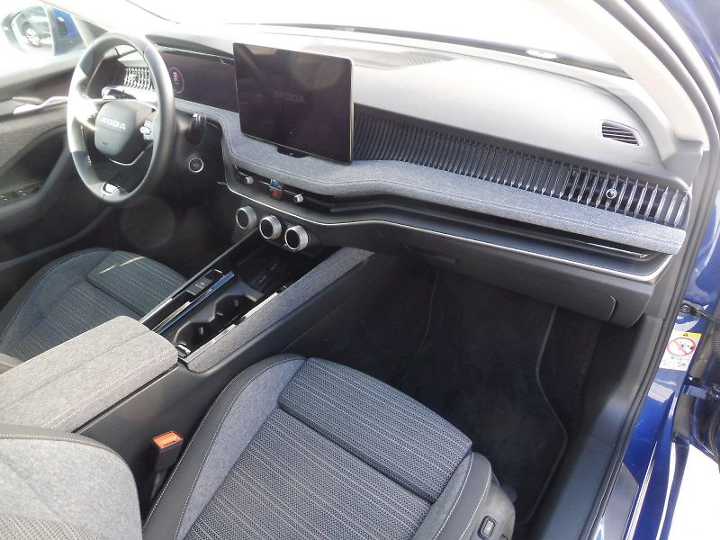 Škoda Superb (2025) Combi Selection 2,0 TDI 110kW - fotka 8 z 29