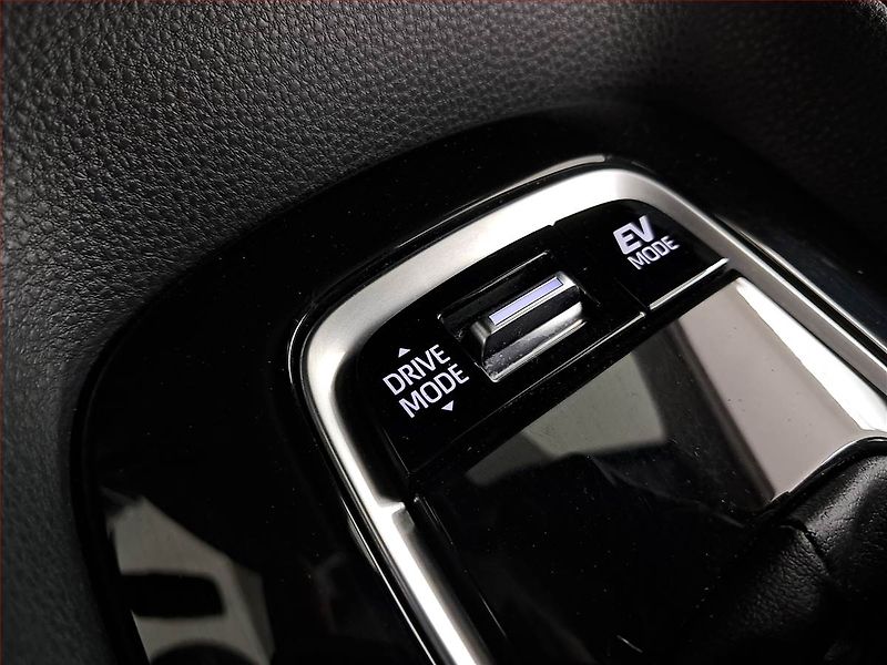 Toyota Corolla (2024) 1.8 Hybrid - fotka 22 z 23