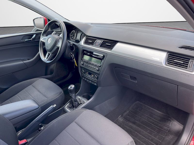 Škoda Rapid (2015) 1.2 TSI 63kW Spaceback Edition - fotka 15 z 27
