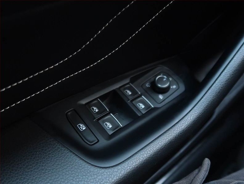 Volkswagen Arteon (2023) 2.0 TSI 4Motion - fotka 20 z 23