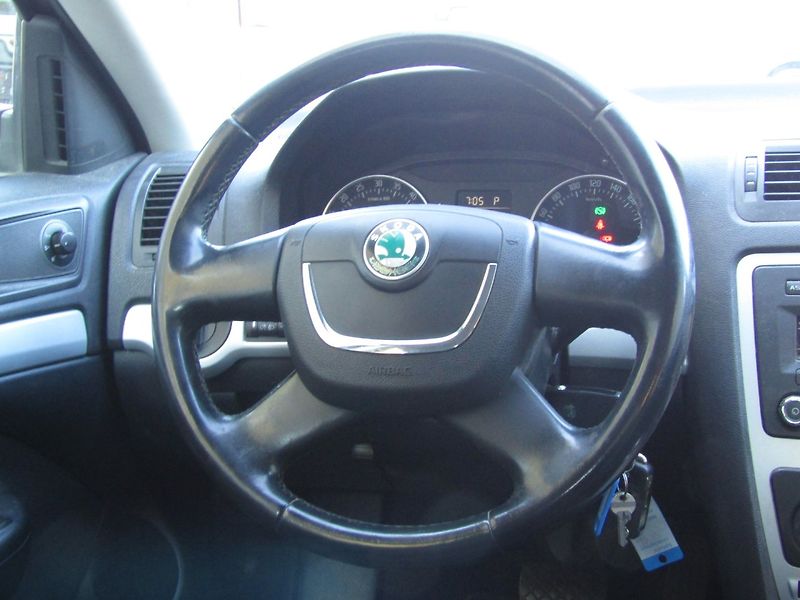 Škoda Octavia (2010) 1.6 TDI 77kW  DSG - fotka 16 z 34
