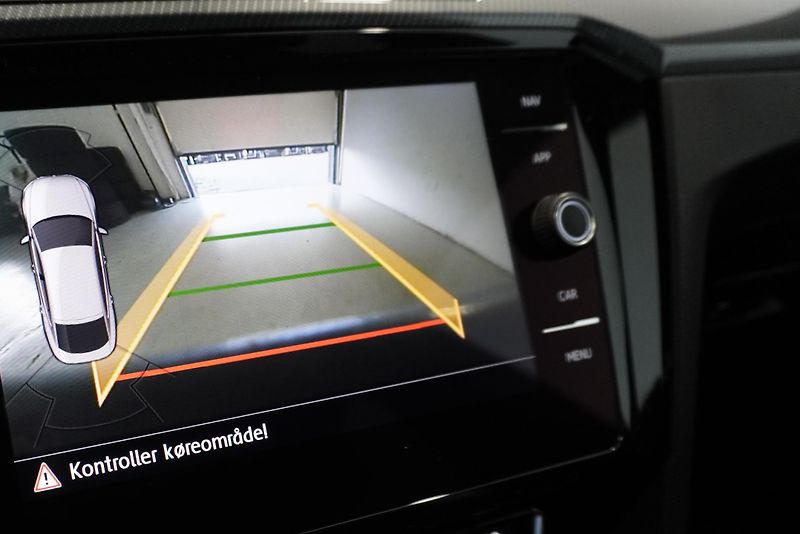 Volkswagen Arteon (2017) 2.0 TDI 140kW R-LINE  DSG 7 - fotka 26 z 38