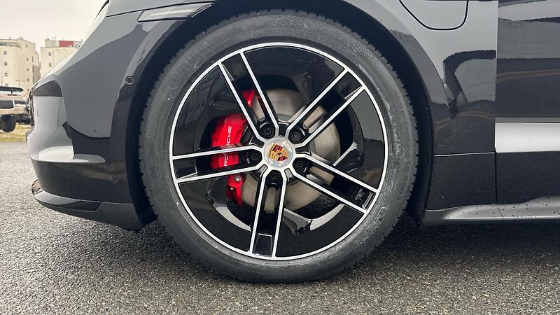 Porsche Taycan (2025) 4S Sport Tursimo 4S - fotka 10 z 30