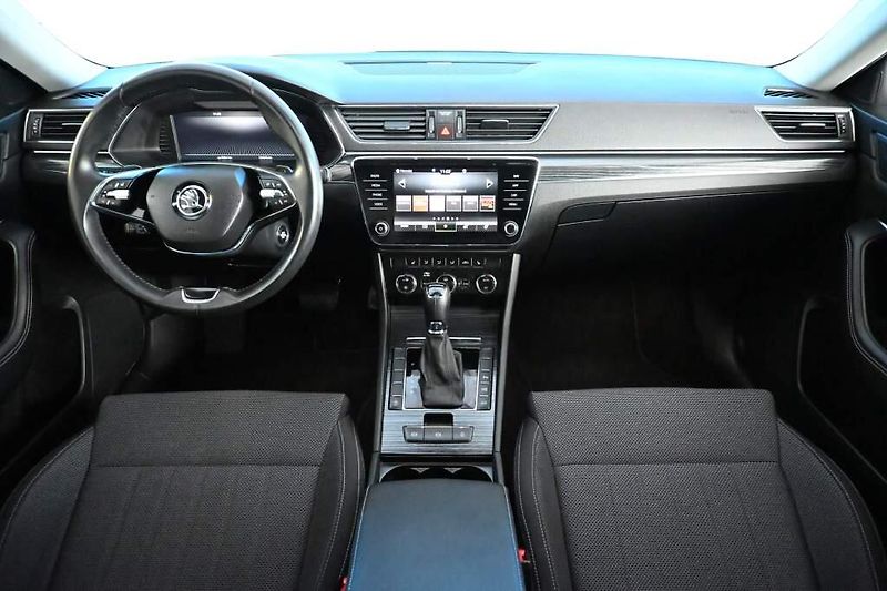 Škoda Superb (2023) 2.0 DSG STYLE Matrix LED VIRTU - fotka 12 z 38