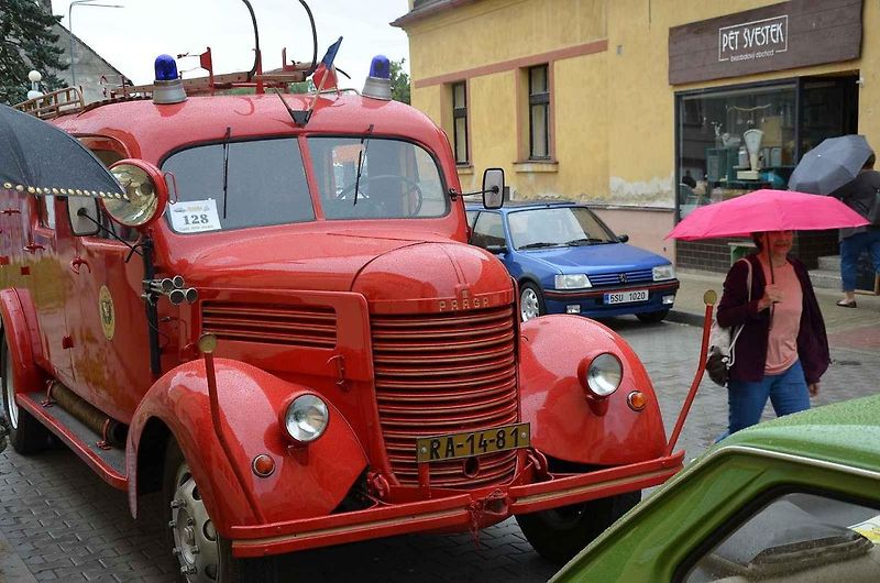 Ze 7. ročníku Auto-moto veteráni Nové Strašecí, Stochov, Bucek.
