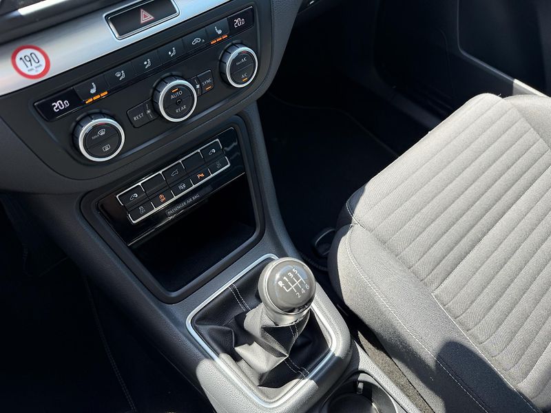 Volkswagen Sharan 2.0 TDI KAMERA TAŽNÉ ROZVODY - fotka 26 z 55
