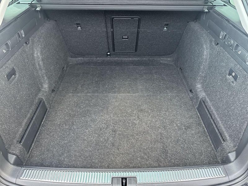 Škoda Superb (2022) Combi 2.0 TDI DSG Style - fotka 28 z 34