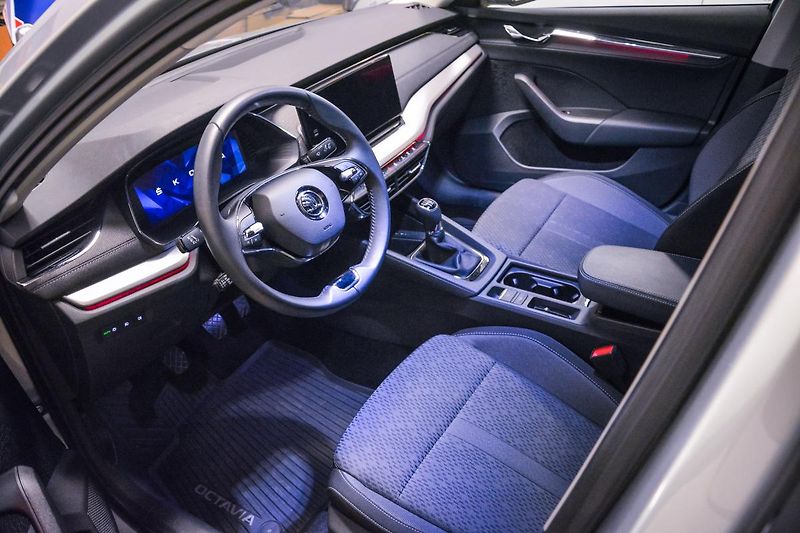 Škoda Octavia Style Plus Navigace 18 kola ČR - fotka 17 z 76