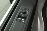 Ford Tourneo Custom (2025) 2.0 EcoBlue AWD - náhled 15