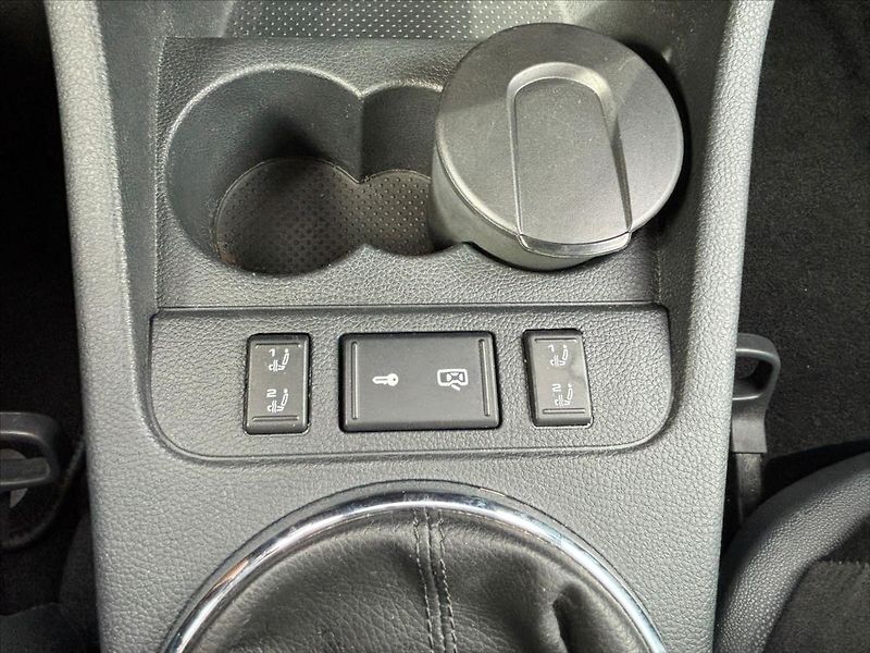 Škoda Fabia 1,2 TSI  Top výbava + Serviska - fotka 17 z 22