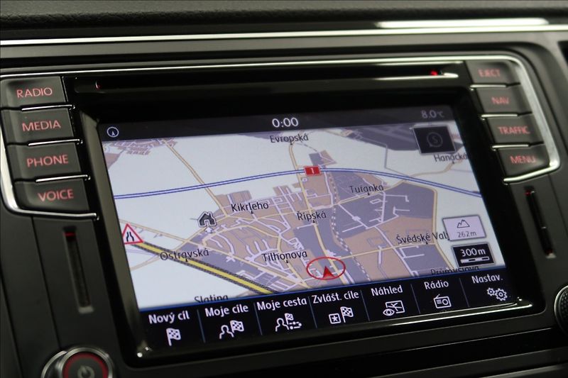 Volkswagen Multivan 2,0 TDI DSG 4MOTION HIGHLINE - fotka 20 z 45
