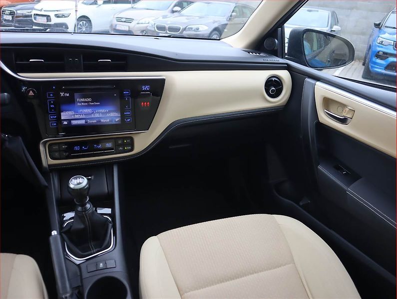 Toyota Corolla (2016) 1.4 D-4D, Serv.kniha, Tempomat - fotka 8 z 19