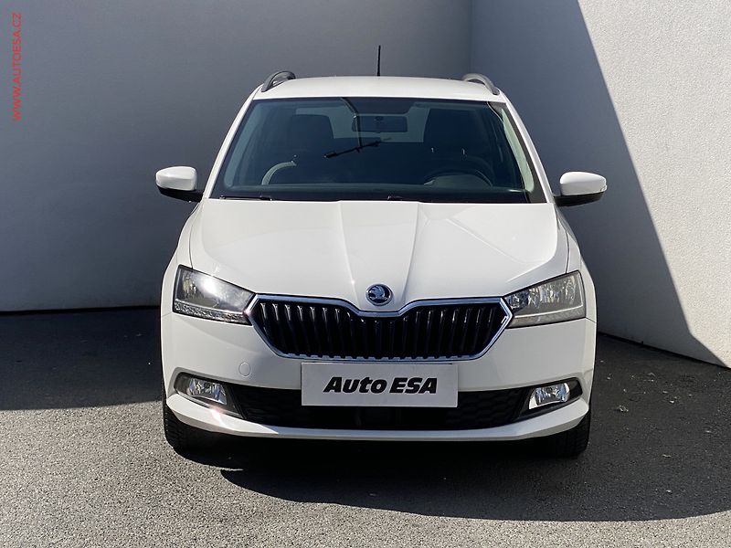 Škoda Fabia (2020) 1.0 TSi, ČR, Ambition, park - fotka 2 z 16