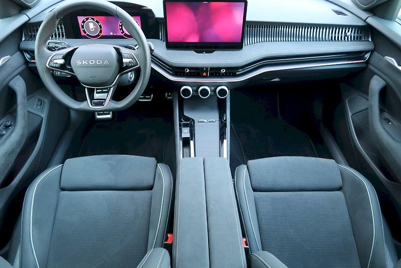 Škoda Superb (2025) Combi SportLine  2,0 TSi/ 150 - fotka 5 z 32