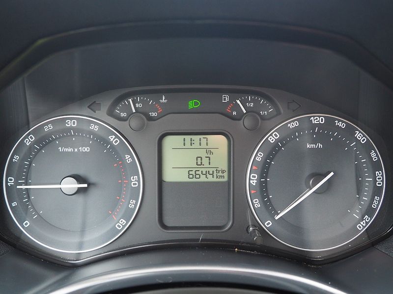 Škoda Octavia (2008) 1.9 TDI, 77 kW - fotka 23 z 42