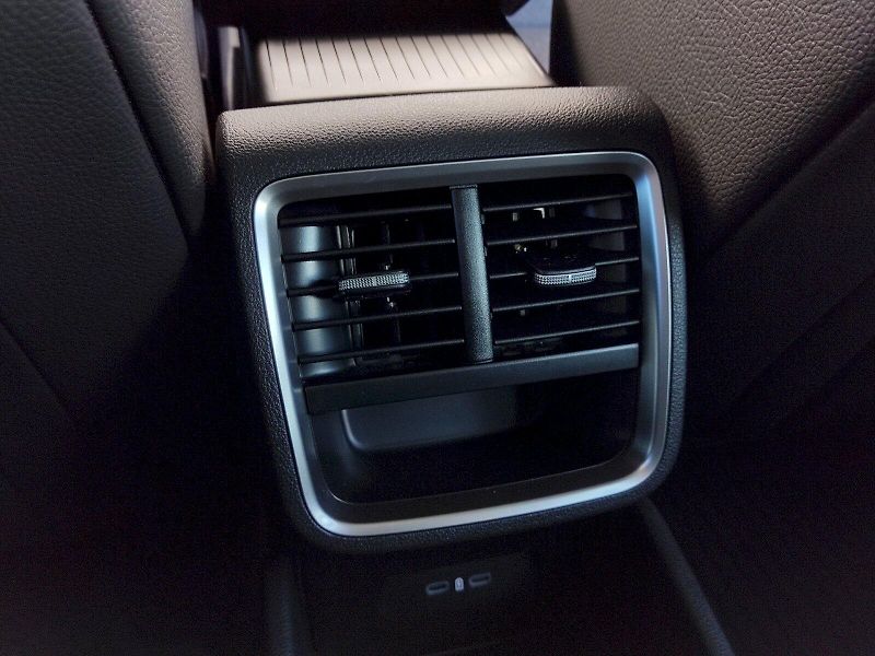 Škoda Octavia (2025) Combi Top Selection 1,5 Tsi 11 - fotka 27 z 37