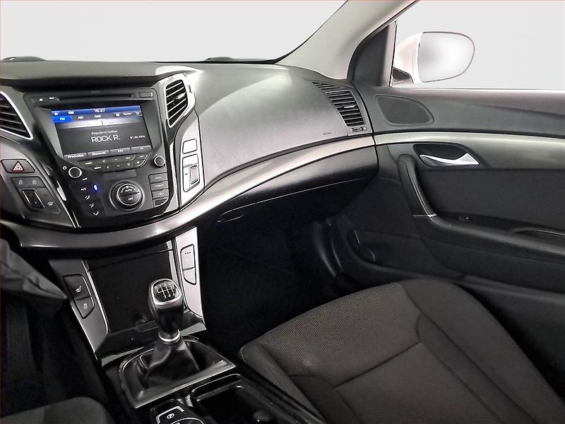 Hyundai i40 (2016) 1.7 CRDi, Navi, Tempomat - fotka 8 z 22