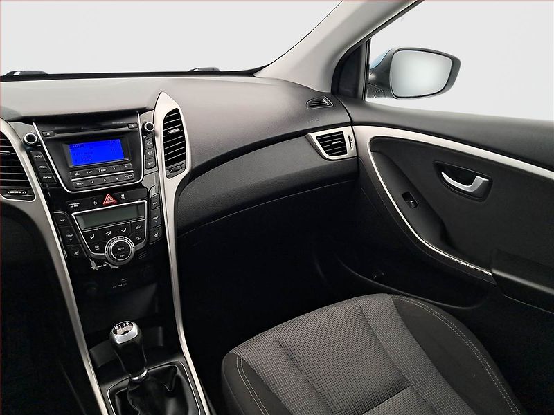 Hyundai i30 (2015) 1.6 MPI, ČR,1.maj, Serv.kniha - fotka 8 z 19