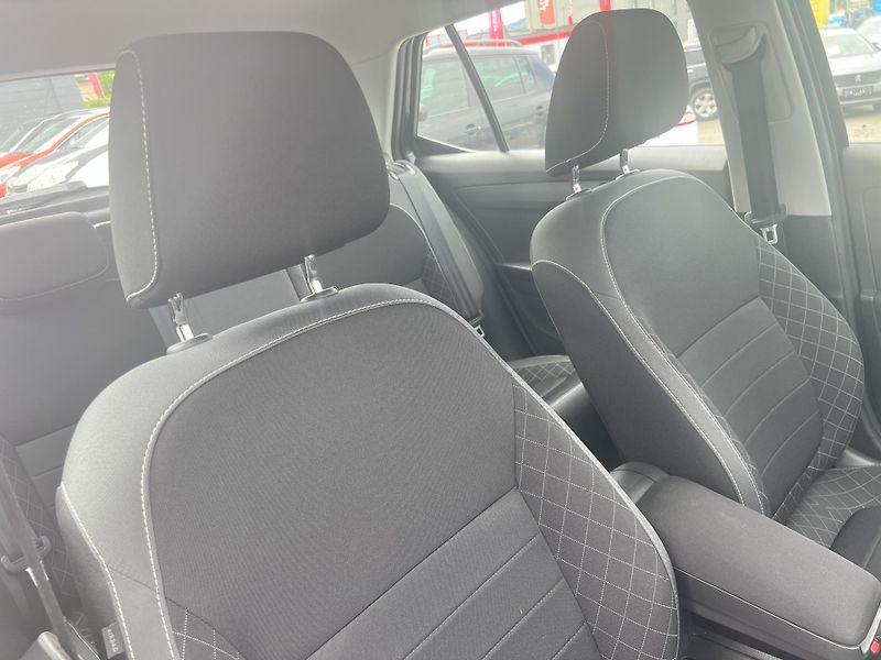 Škoda Fabia 1.0TSi 70kw KAMERA TEMPOMAT - fotka 34 z 43