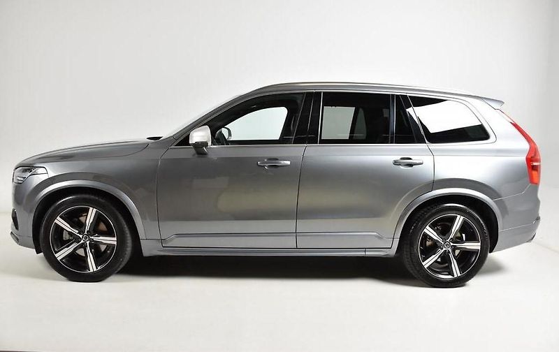 Volvo XC90 (2019) Volvo XC90 R-Design AWD | B&W  - fotka 3 z 31