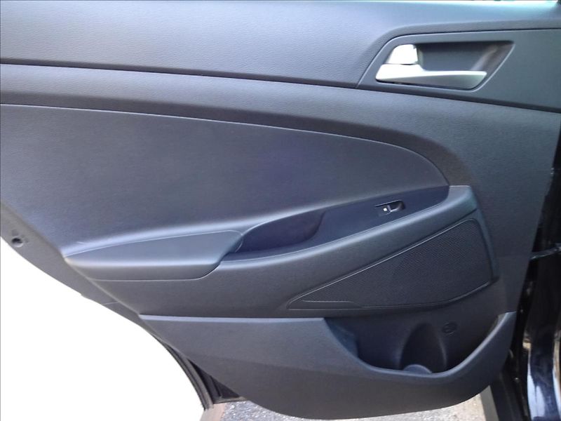 Hyundai Tucson 1,6T- GDi 130kW Trikolor - fotka 23 z 58