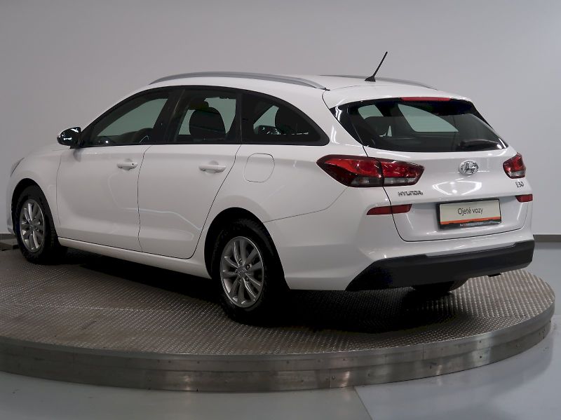 Hyundai i30 (2019) 1.6CRDI 85KW - fotka 7 z 29