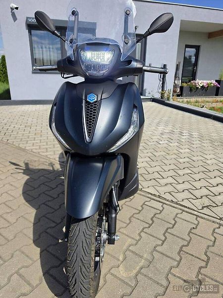 Piaggio Beverly 300 S (2025) - fotka 8 z 20