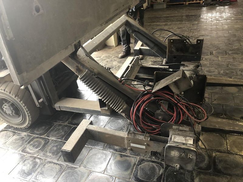 Ostatní (2020) Hydraulická čela B.Ä.R, MBB Pa - fotka 11 z 14