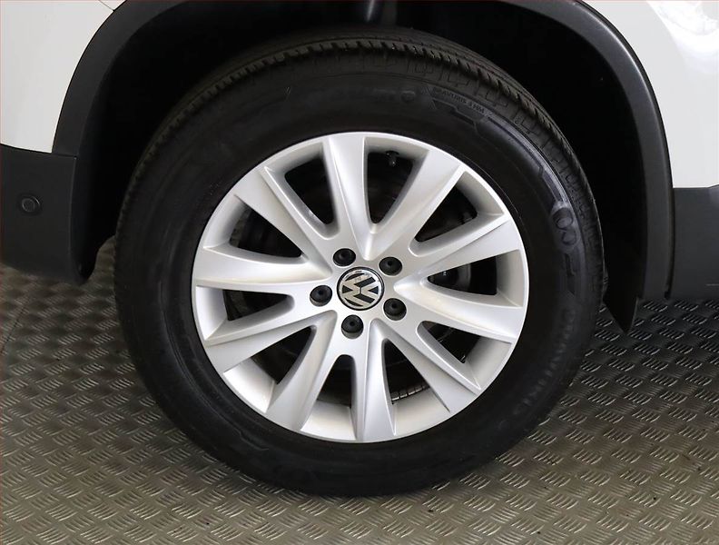 Volkswagen Tiguan (2014) 2.0 TDI, Bi-Xenony, Tempomat - fotka 15 z 19
