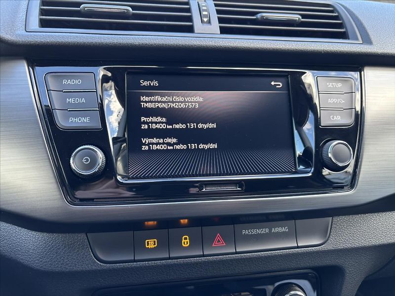 Škoda Fabia 1,0 TSi Style FULL LED CARPLAY - fotka 21 z 39