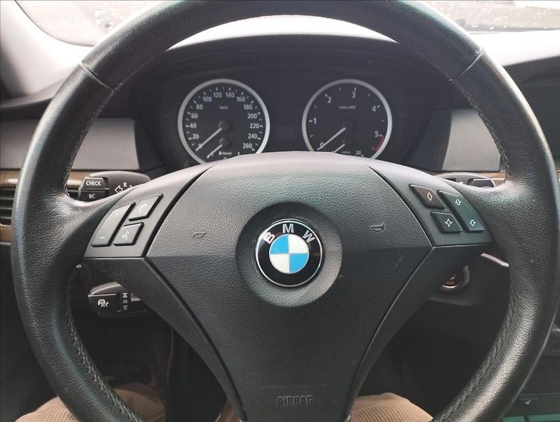 BMW Řada 5 D 170KW   3,0 - fotka 16 z 19