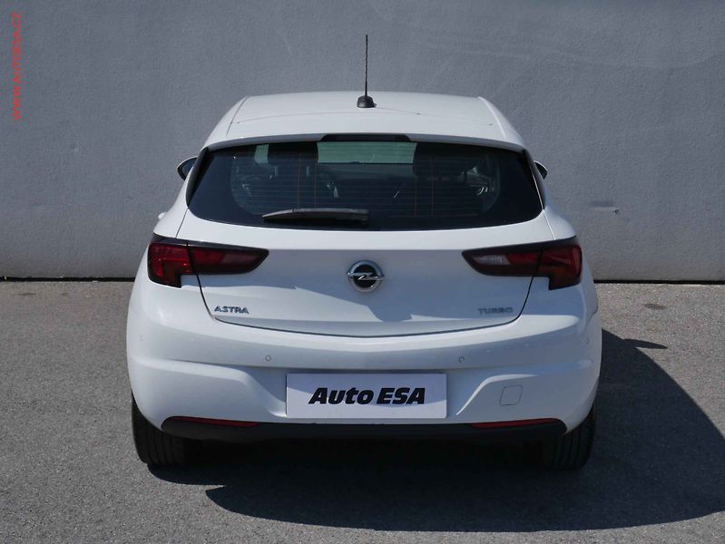 Opel Astra (2018) 1.4i, 2.maj,ČR - fotka 5 z 16