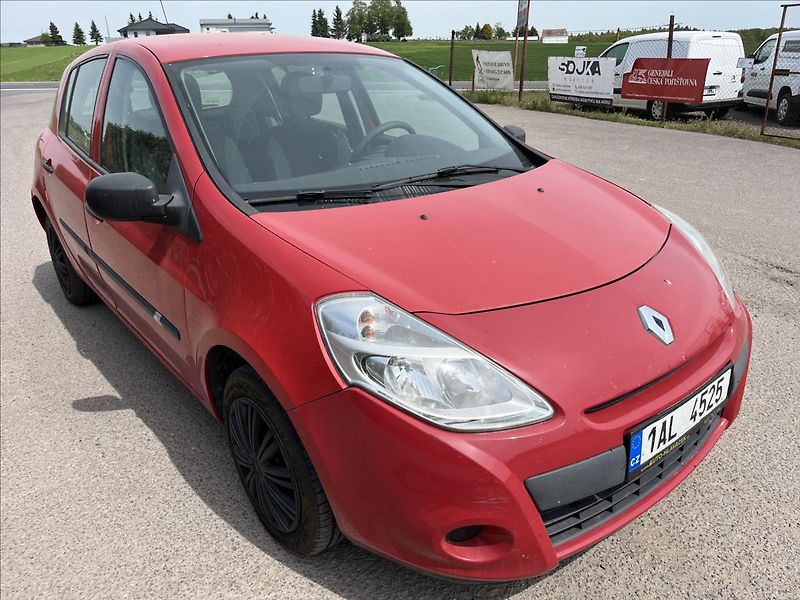 Renault Clio 1,2 i 48 KW ČR  STK 11/27 - fotka 3 z 29