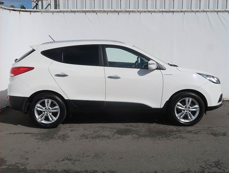 Hyundai ix35 (2013) 2.0 CRDi, 4X4, Automat - fotka 6 z 18
