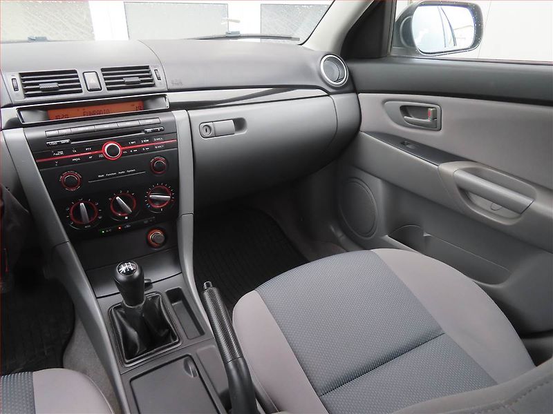 Mazda 3 (2008) 1.4 - fotka 8 z 16