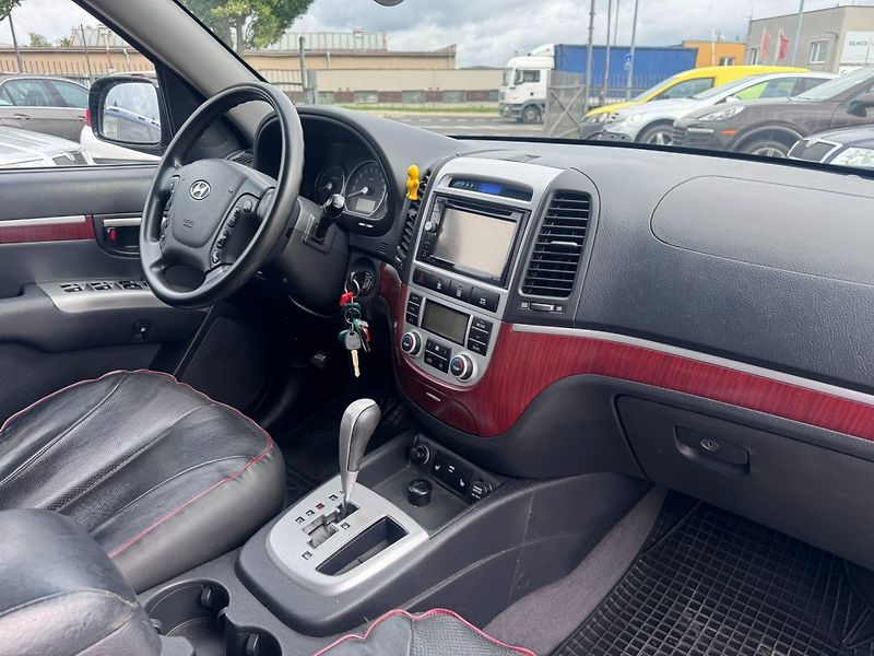 Hyundai Santa Fe (2007) 4X4 2,2CRDI 114KW 7 MÍST AUTOM - fotka 39 z 50