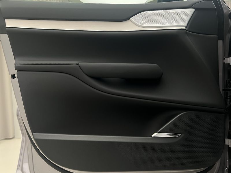 Volvo EX90 (2026) PURE TWIN PERFORMANCE ULTRA  - fotka 26 z 51