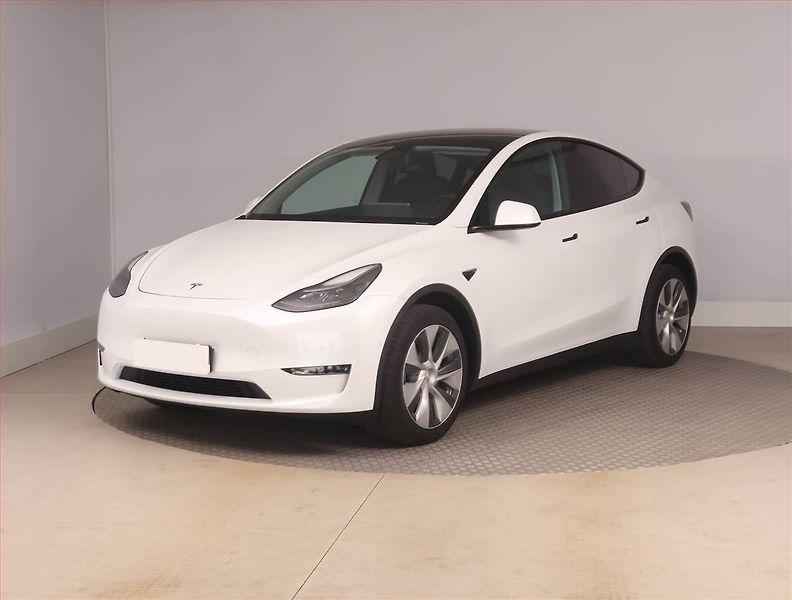 Tesla Model Y (2021) Long Range AWD 75kWh, SoH 92% - fotka 2 z 30