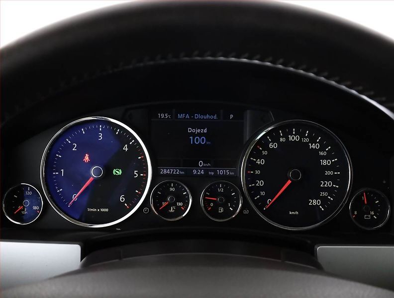 Volkswagen Touareg (2008) 3.0 TDI, 4X4, Automat, Navi - fotka 9 z 17
