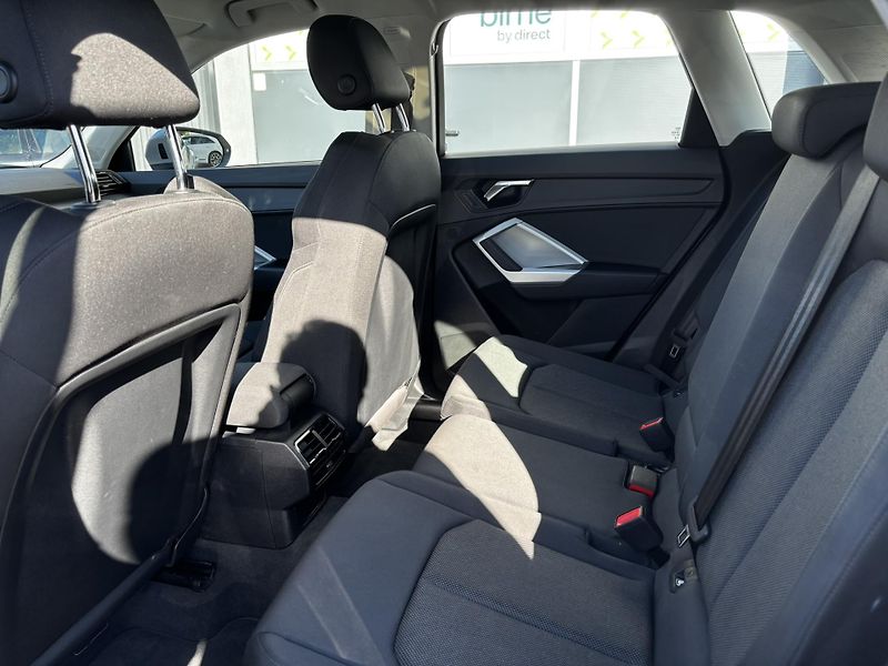 Audi Q3 (2024) 1.5 TFSI 35 - fotka 10 z 11