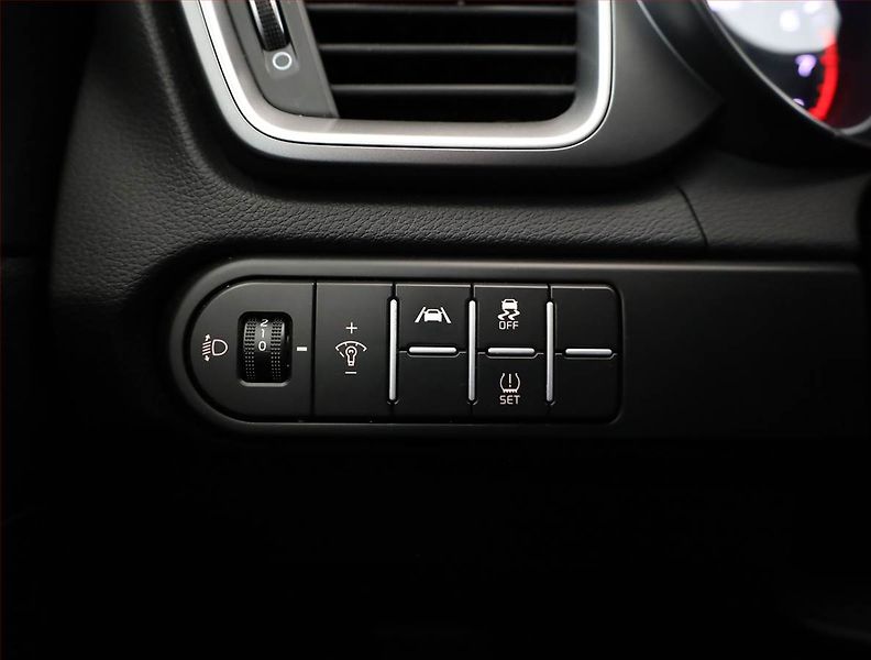Kia Ceed (2024) 1.5 T-GDI - fotka 17 z 19