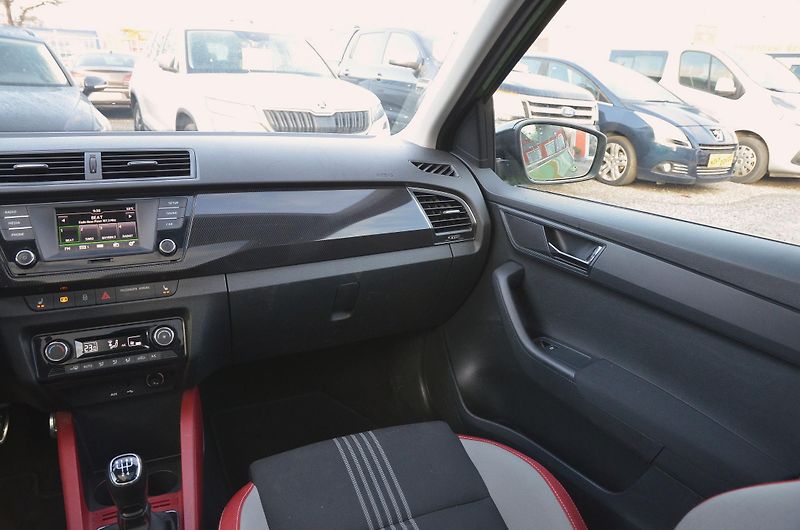 Škoda Fabia (2018) Monte Carlo 1.0 TSi PANORAMA - fotka 18 z 37