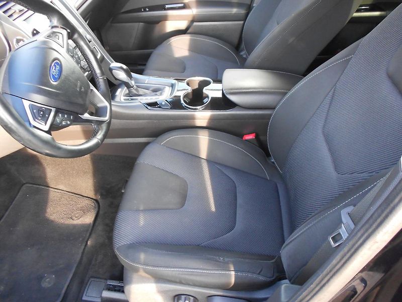 Ford Mondeo (2015) 2,0 132kW automat navi 4x4 - fotka 9 z 18