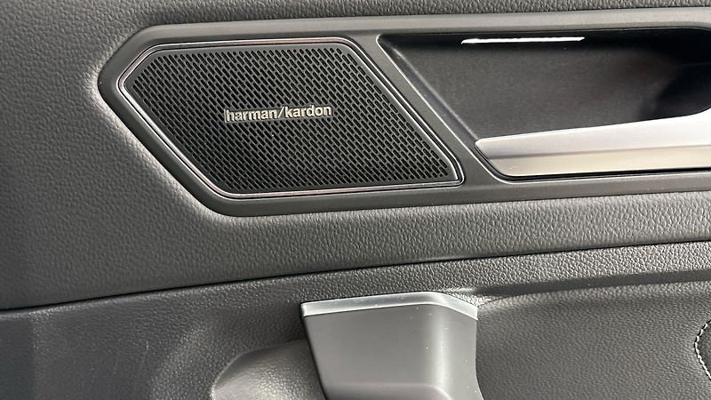 Volkswagen Tiguan Allspace 2.0 TDI DSG 4motion R-Line - fotka 26 z 36