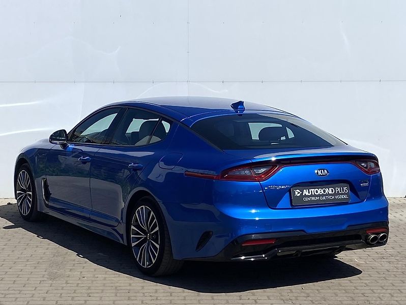 Kia Stinger 2.2 CRDi 147kW 8AT GT-Line - fotka 7 z 28