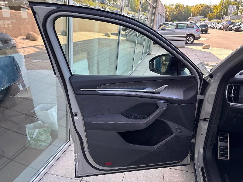 Škoda Kodiaq SPORTLINE 2.0TDI 142kW 4X4 - fotka 22 z 30
