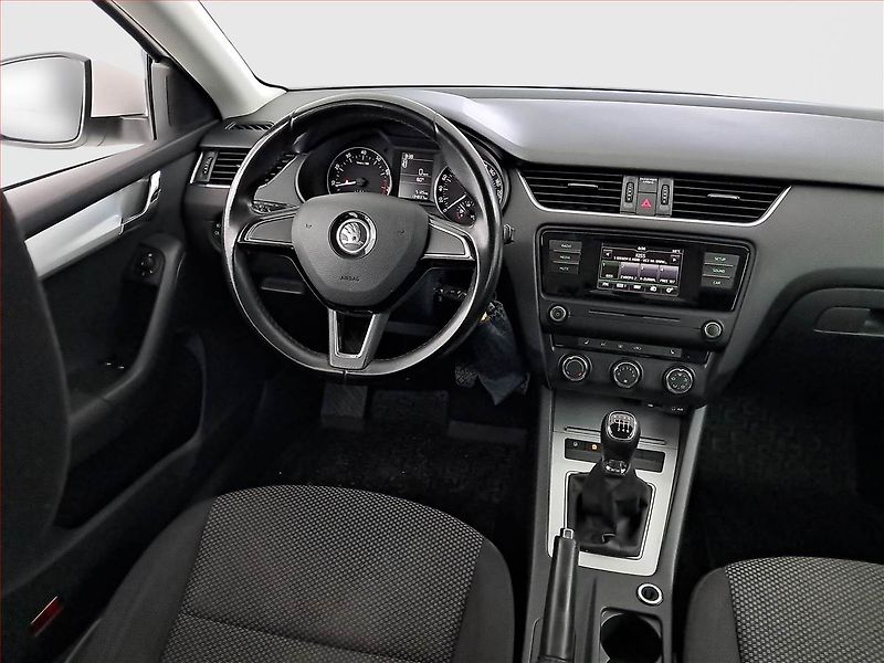 Škoda Octavia (2015) 1.4 TSI, Tempomat - fotka 7 z 13