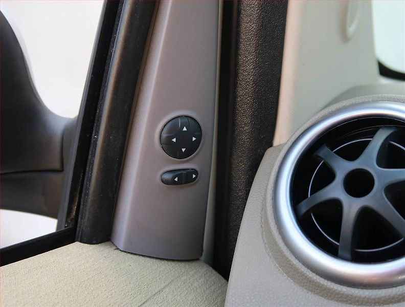 Ford Ka (2009) 1.3 i, po STK, slušný stav - fotka 15 z 16
