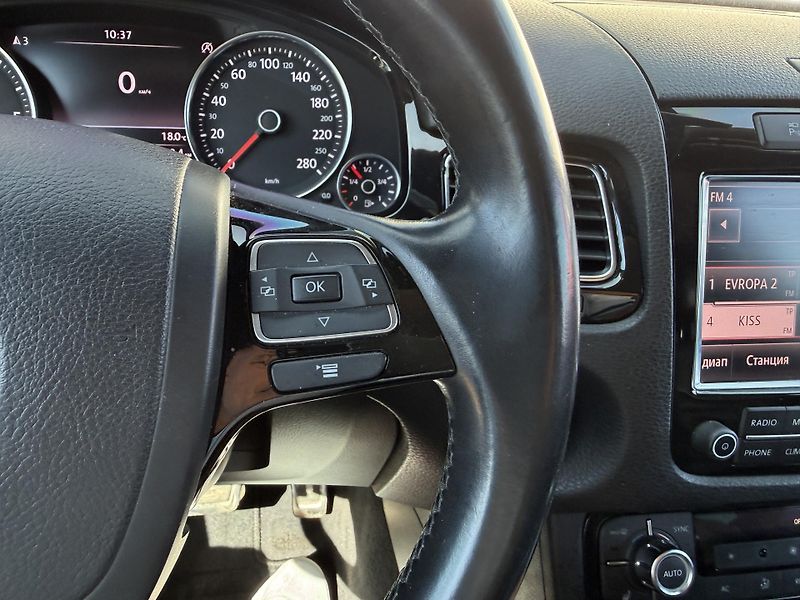 Volkswagen Touareg (2011) 3.0TDI R line 180kW - fotka 20 z 25